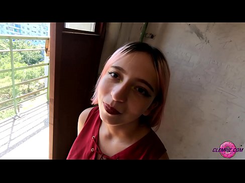 ❤️ 學生性感在內陸吸了一個陌生人 - 射在他臉上 ☑ 俄羅斯色情 在我們
